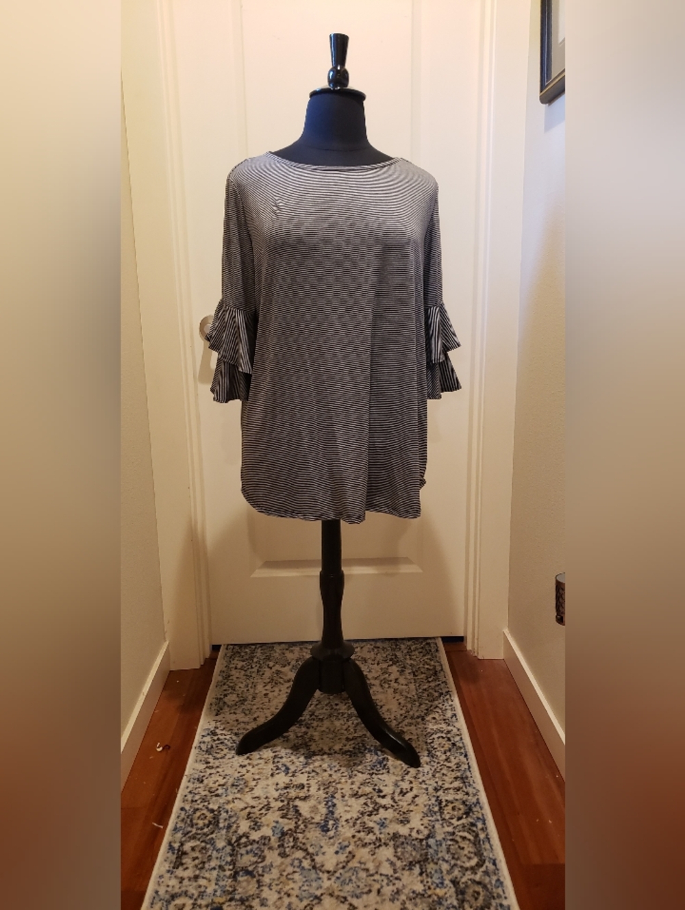 Elliott & Vine Ruffled Sleeve Striped Tunic Top - Black/White